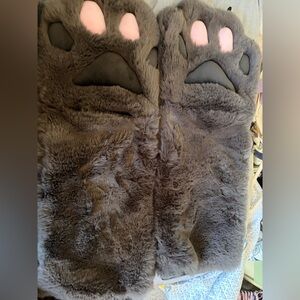 Kids Gray Furry Paw Mittens with Pink Accents